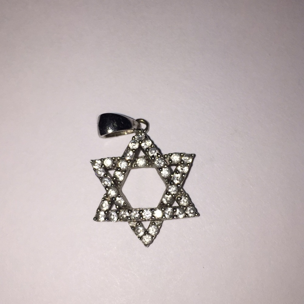 Gorgeous cubic zirconia Star of David 925